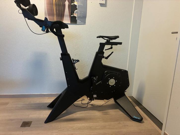 Tacx Neo bike T8000 smart trainer, Sport en Fitness, Wielrennen, Zo goed als nieuw, Overige typen, Ophalen