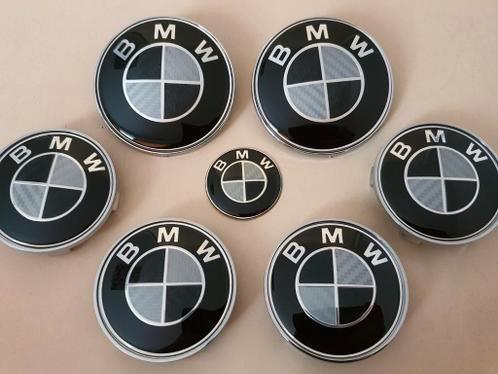 Bmw emblemen set van 7x logo's zwart wit carbon e60 e90 e39, Auto diversen, Tuning en Styling, Ophalen of Verzenden