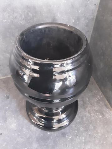 Antieke  kerkhof vaas ! beschikbaar voor biedingen