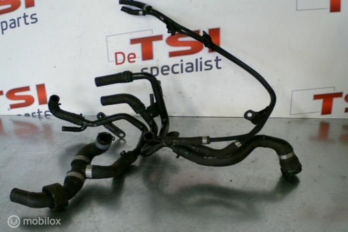 Radiateurslang van een Volkswagen Touran, Auto-onderdelen, Airco en Verwarming, Volkswagen, Gebruikt, 3 maanden garantie, Ophalen of Verzenden