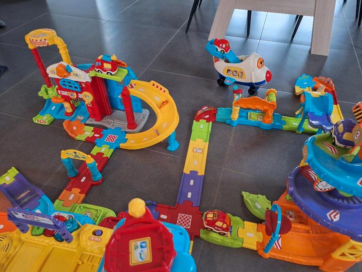 Toet toet auto's Vtech - uitgebreide set, Enfants & Bébés, Jouets | Vtech, Utilisé, Enlèvement