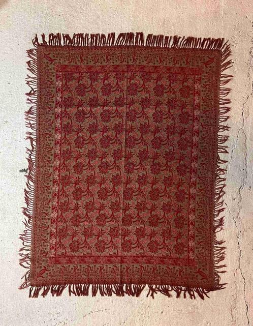 Vintage tafelkleed bloem patroon rood bruin 173/132, Huis en Inrichting, Tafelkleden, Rechthoek, Binnen, Ophalen of Verzenden