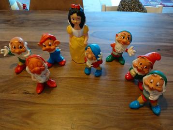 Vintage siliconen figuren sneeuwwitje en de 7 dwergen beschikbaar voor biedingen