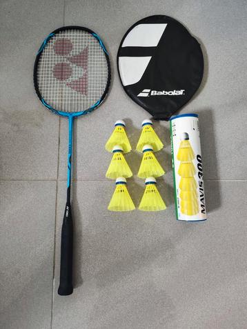 Badminton racket met pluimen  beschikbaar voor biedingen
