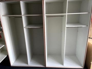 1 grote kleerkast + 3-ladekast + kast met 2 legplanken beschikbaar voor biedingen