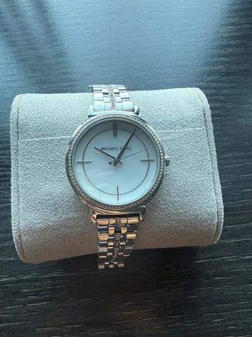 Michael Kors zilveren horloge beschikbaar voor biedingen