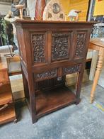 Cabinet / credence gothique bois sculpter