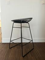 Pastoe wire kruk, Enlèvement, Noir