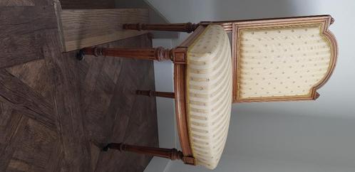 Franse elegante Lodewijk XVI stijl stoel met geelgouden stof, Antiek en Kunst, Antiek | Meubels | Stoelen en Sofa's, Ophalen