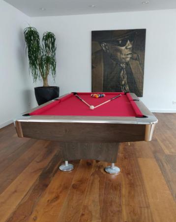 action Table de billard Table de snooker Table de football A disponible aux enchères