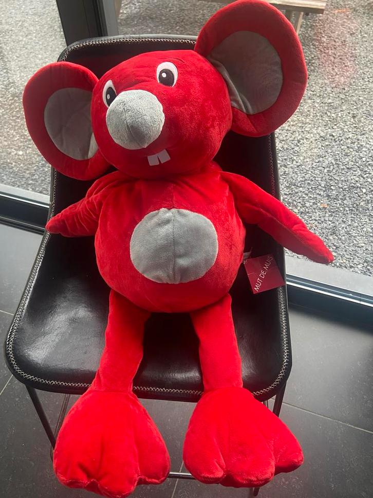 Magnifique jouet rouge, Mut the Mouse, à l'état neuf, 60 cm, Enfants & Bébés, Jouets | Peluches, Neuf, Autres types, Enlèvement ou Envoi