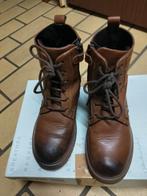 Chaussures en cuire enfants. Taille 31, Bottes