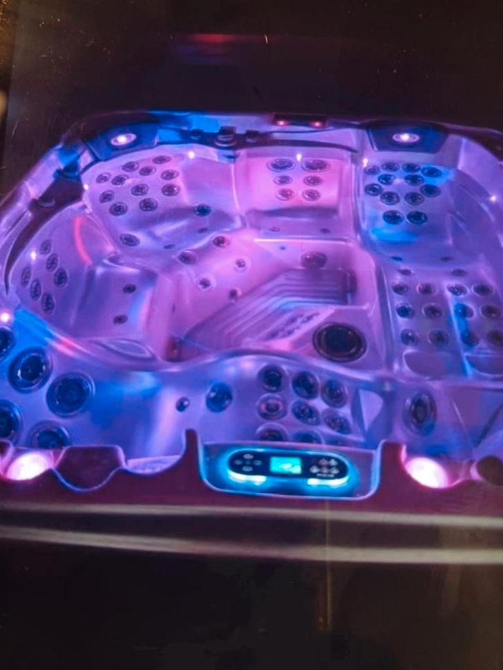 Jacuzzi nieuw was 20.000 nu 5000, Jardin & Terrasse, Accessoires de piscine, Enlèvement ou Envoi