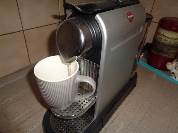 Krups Nespresso XN7002, Electroménager, Cafetières, Comme neuf, Dosettes et capsules de café, Cafetière, 4 à 10 tasses, Réservoir d'eau amovible