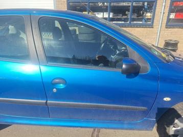 Portier 4Deurs rechts-voor van een Peugeot 206 (KMF) beschikbaar voor biedingen