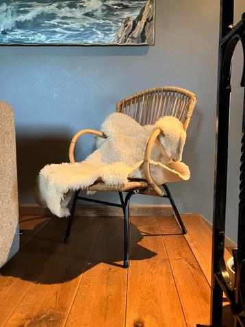 Chaise vintage en rotin avec ou sans peau de mouton 