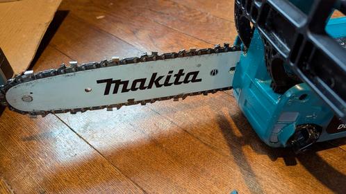 Makita elektrische kettingzaag DUC254Z met 3 accu's en lader, Tuin en Terras, Hand-tuingereedschap, Zo goed als nieuw, Ophalen of Verzenden