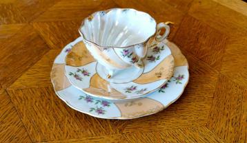 Tasse à thé ancienne en porcelaine et or fin (3 pièces) beschikbaar voor biedingen