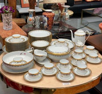 Service de table complet. Limoges  beschikbaar voor biedingen