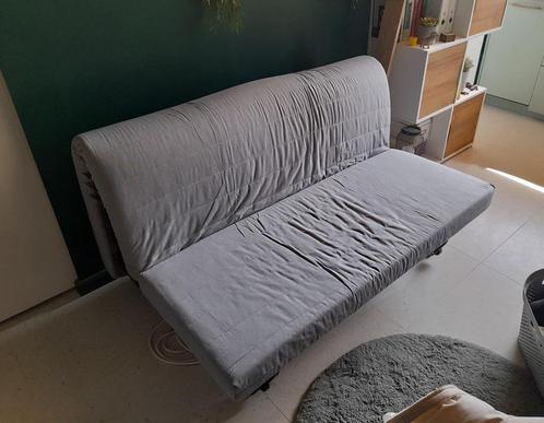 Slaapbank (tweezit), Huis en Inrichting, Slaapkamer | Slaapbanken, Zo goed als nieuw, 140 cm, Tweepersoons, Grijs, Ophalen