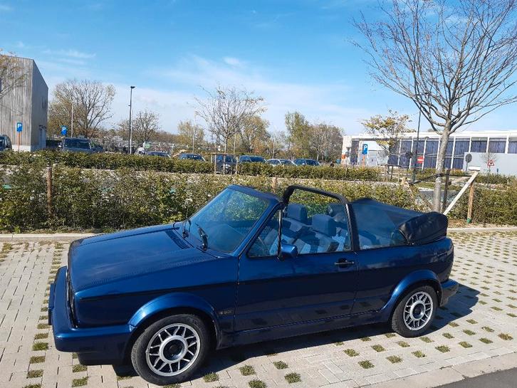 Volkswagen Golf cabrio I Karman, Autos, Volkswagen, Particulier, Golf, Cabriolet, 2 portes, Boîte manuelle, Bleu, Bleu, Tissu