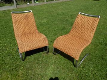 Belles chaises en osier, Enlèvement