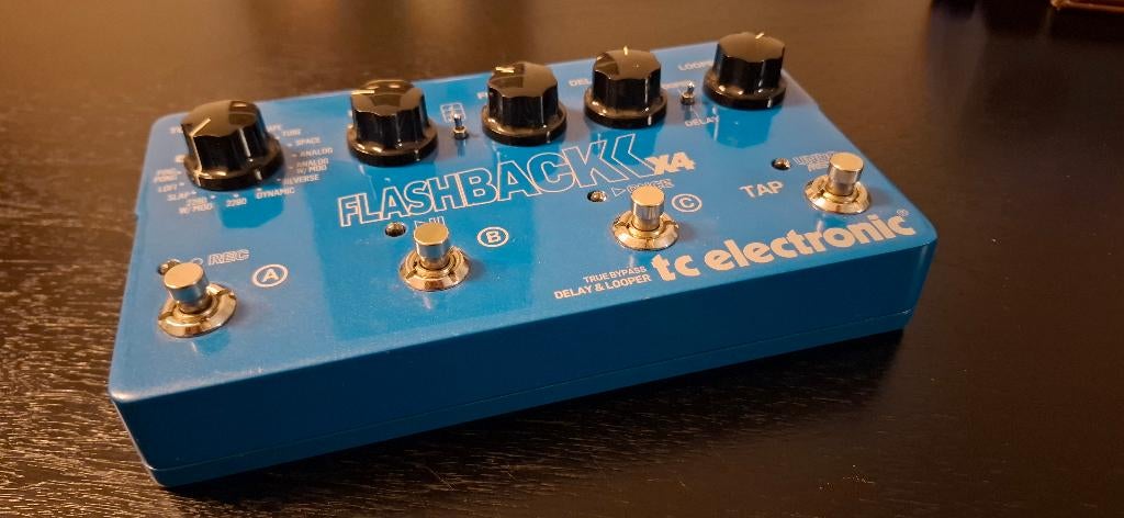TC Electronic Flashback X4 delay & looper effectpedaal, Muziek en Instrumenten, Effecten, Gebruikt, Delay of Echo, Overige typen