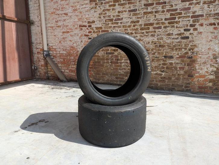 2 x Avon slicks (gebruikt), Verzamelen, Automerken, Motoren en Formule 1, Gebruikt, Ophalen
