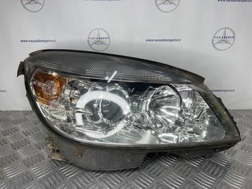 Koplamp rechts van een Mercedes C-Klasse beschikbaar voor biedingen