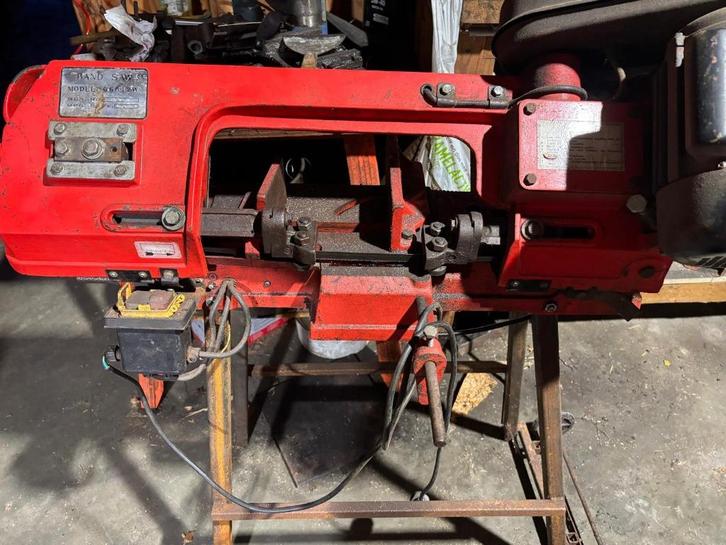 Metaal-lintzaag (gebruikt maar nog werkend), Doe-het-zelf en Bouw, Gereedschap | Zaagmachines, Gebruikt, Lintzaag, 600 tot 1200 watt