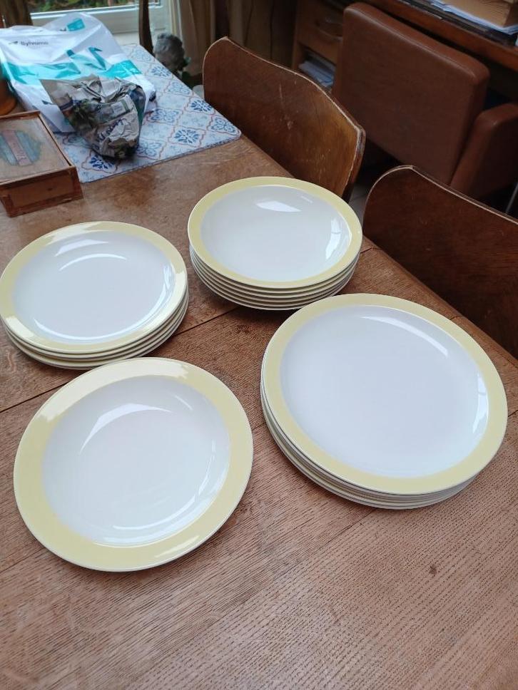 ROYAL SFINX PLATTE/DIEPE EN DESSERTBORDEN, Antiek en Kunst, Antiek | Servies los, Ophalen of Verzenden