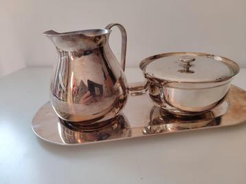 Verzilverd suiker melk schotel PM Italy getekend  beschikbaar voor biedingen