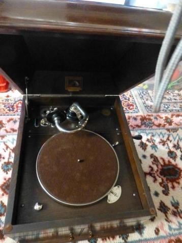 grammofoon hmv in eik model 109
