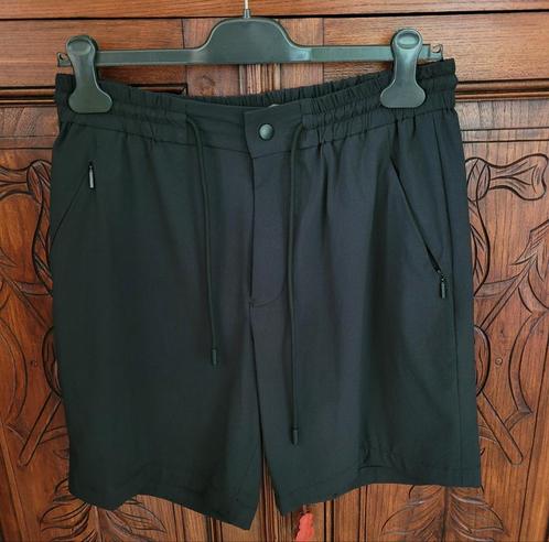 Zeer mooie short merk Drykorn, Fr32 zie detail aub, Kleding | Heren, Broeken en Pantalons, Zo goed als nieuw, Zwart, Ophalen of Verzenden