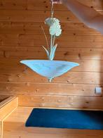 Vintage hanglamp met glazen kom en bloemenmotief, Huis en Inrichting, Woonaccessoires | Etagères, Ophalen, Zo goed als nieuw