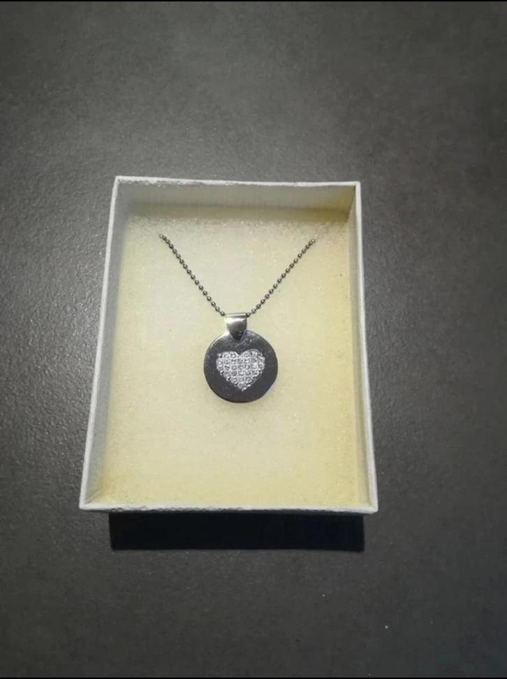 Ketting met hartje van Inori, Handtassen en Accessoires, Kettingen, Zo goed als nieuw, Zilver, Met hanger, Ophalen of Verzenden