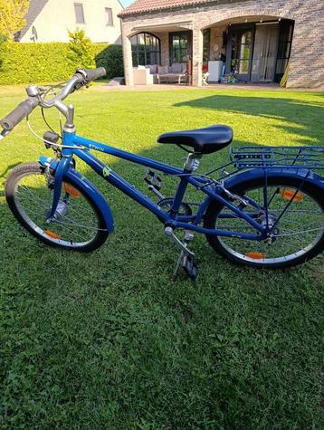 Jongens fiets beschikbaar voor biedingen