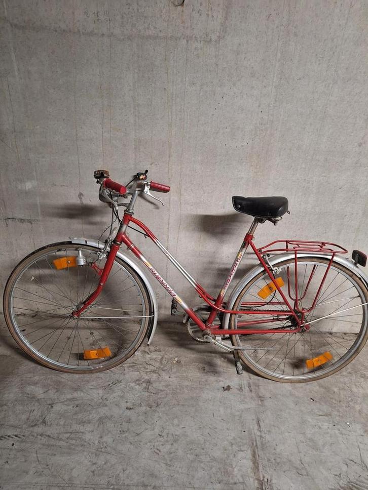 Oude en nieuwe fietsen, Fietsen en Brommers, Fietsen | Oldtimers, Ophalen of Verzenden