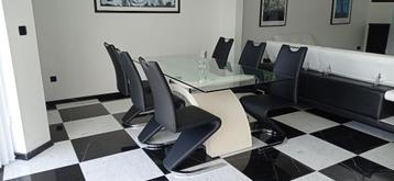 Duo: eetkamertafel en woonkamertafel. Te restaureren!!! beschikbaar voor biedingen