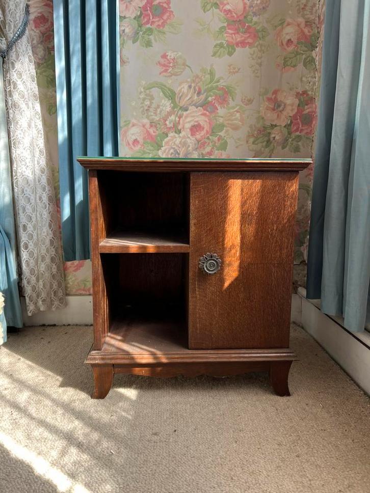 2 retro houten nachtkastjes, Huis en Inrichting, Slaapkamer | Nachtkastjes, Zo goed als nieuw, Hout, Ophalen