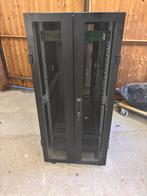 Grote serverkast gigamedia, Ophalen, Zo goed als nieuw