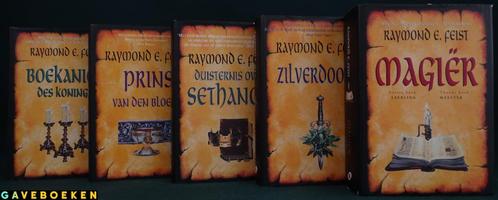 Oorlog van de Grote Scheuring - Raymond E Feist - M - 5x HC, Boeken, Fantasy, Gelezen, Ophalen of Verzenden