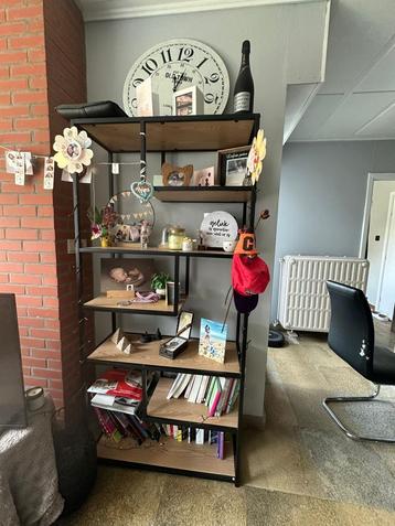 Open (wand)kast beschikbaar voor biedingen