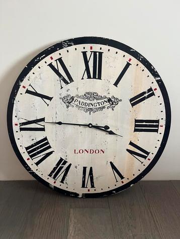BIG Vintage wandklok beschikbaar voor biedingen