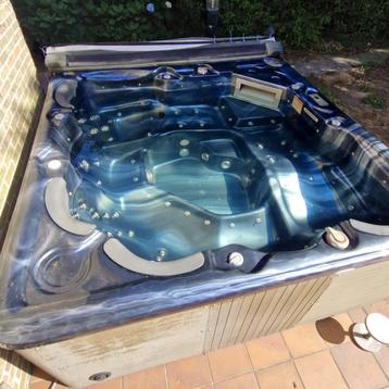 6-persoons Jacuzzi | Balboa | 232 x 232 cm beschikbaar voor biedingen