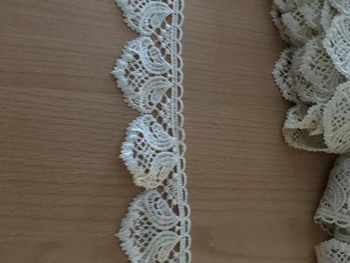 4 coupons katoen/polyester kant van 4 cm breed - perf. staat, Hobby en Vrije tijd, Naaien en Fournituren, Zo goed als nieuw, Kant
