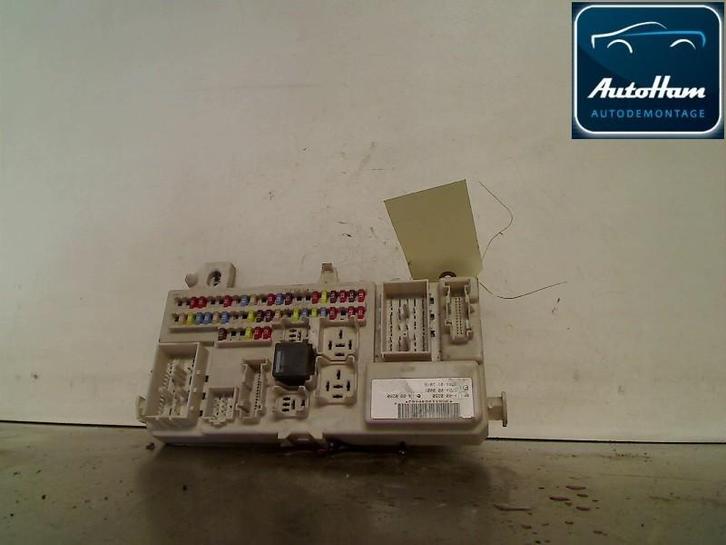 BOITIER FUSIBLES Ford Focus C-Max (|4M5T14A073BG|), Autos : Pièces & Accessoires, Électronique & Câbles, Ford, Utilisé