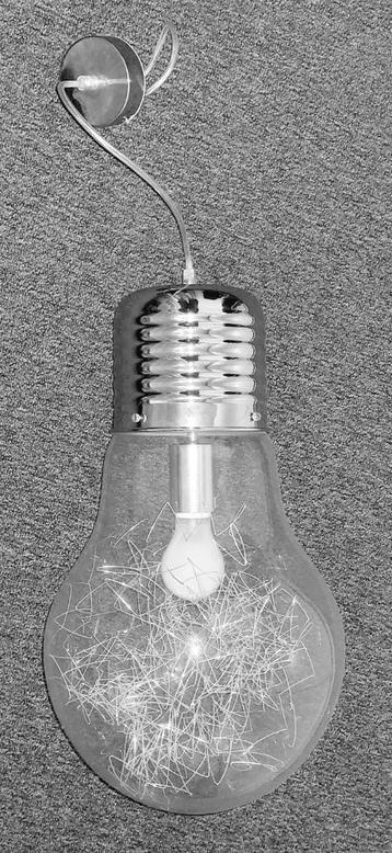 Luchter reuze gloeilamp beschikbaar voor biedingen