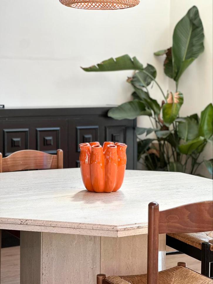 Tulpenvaas door Daan Kromhout, Huis en Inrichting, Woonaccessoires | Vazen, Steen, Ophalen