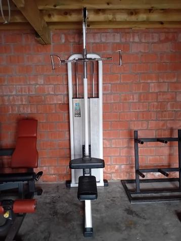 Teca Lat Pulldown beschikbaar voor biedingen